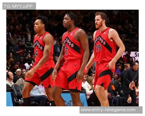 里斯与弟弟换新造型观战猛龙赛场弟弟为猛龙下属球队新星球员