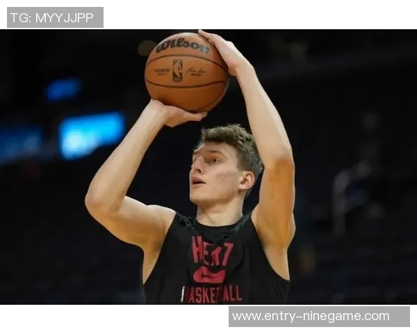 斯波力挺约维奇尽管投篮失准依然展现重要价值与自信心不减